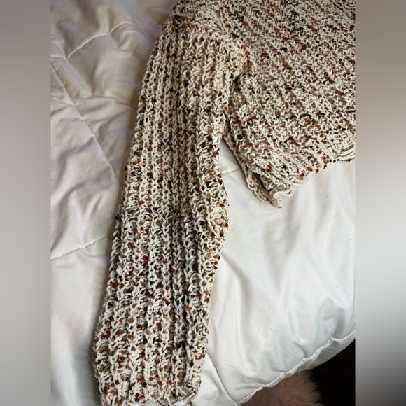 Zip up sweater with hood - Picture 2 of 4